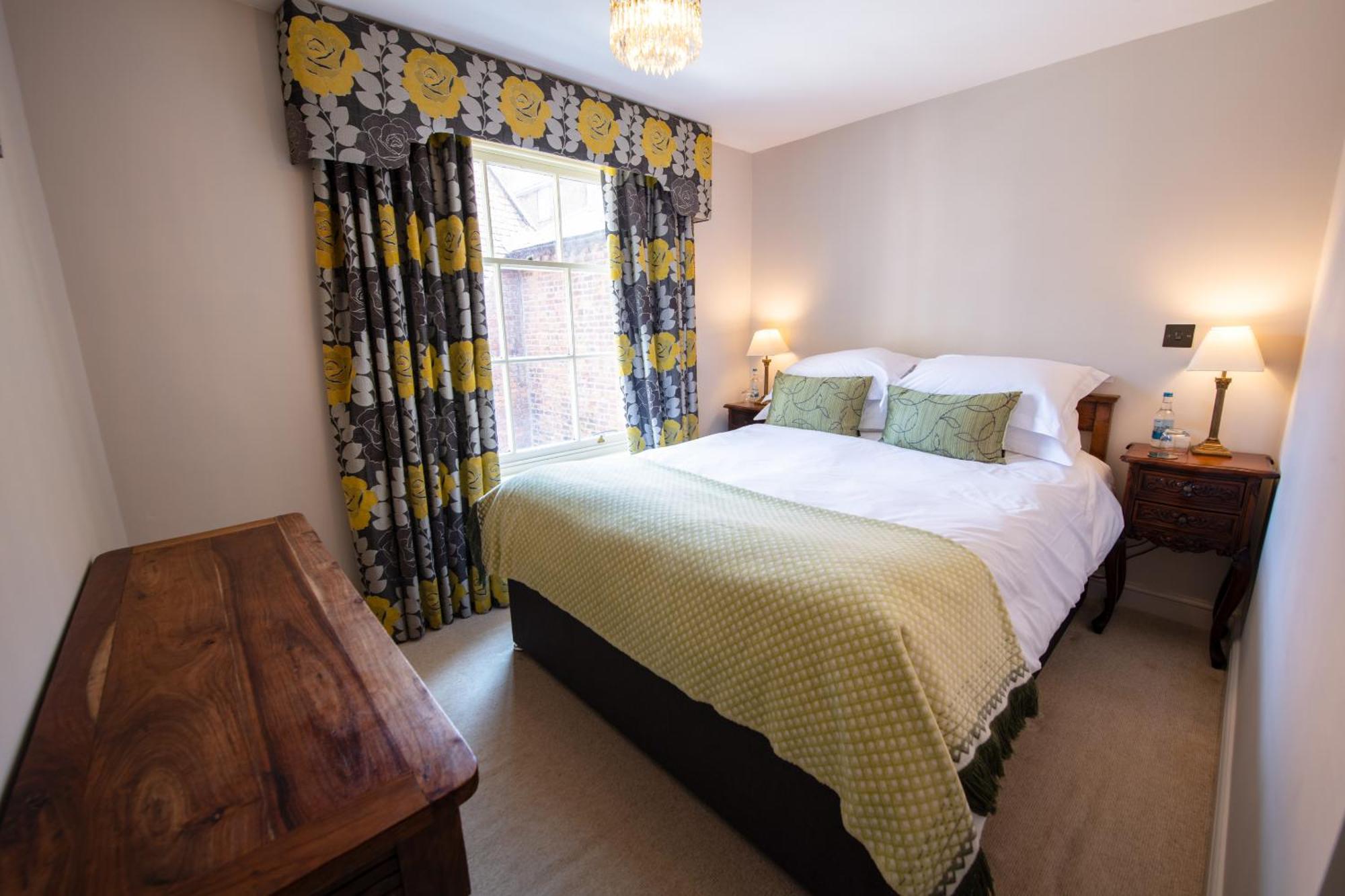 Rhubarb At Drapers Hall Shrewsbury Extérieur photo